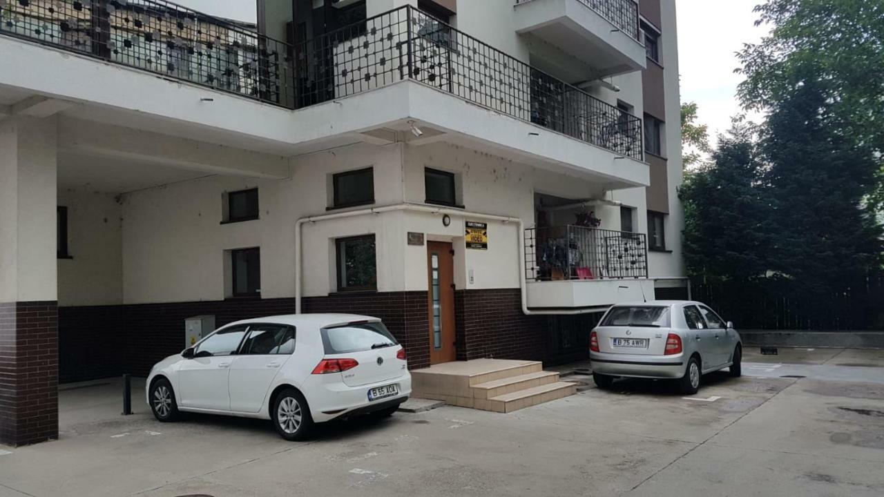 Tina Apartament 2 クラヨーヴァ エクステリア 写真