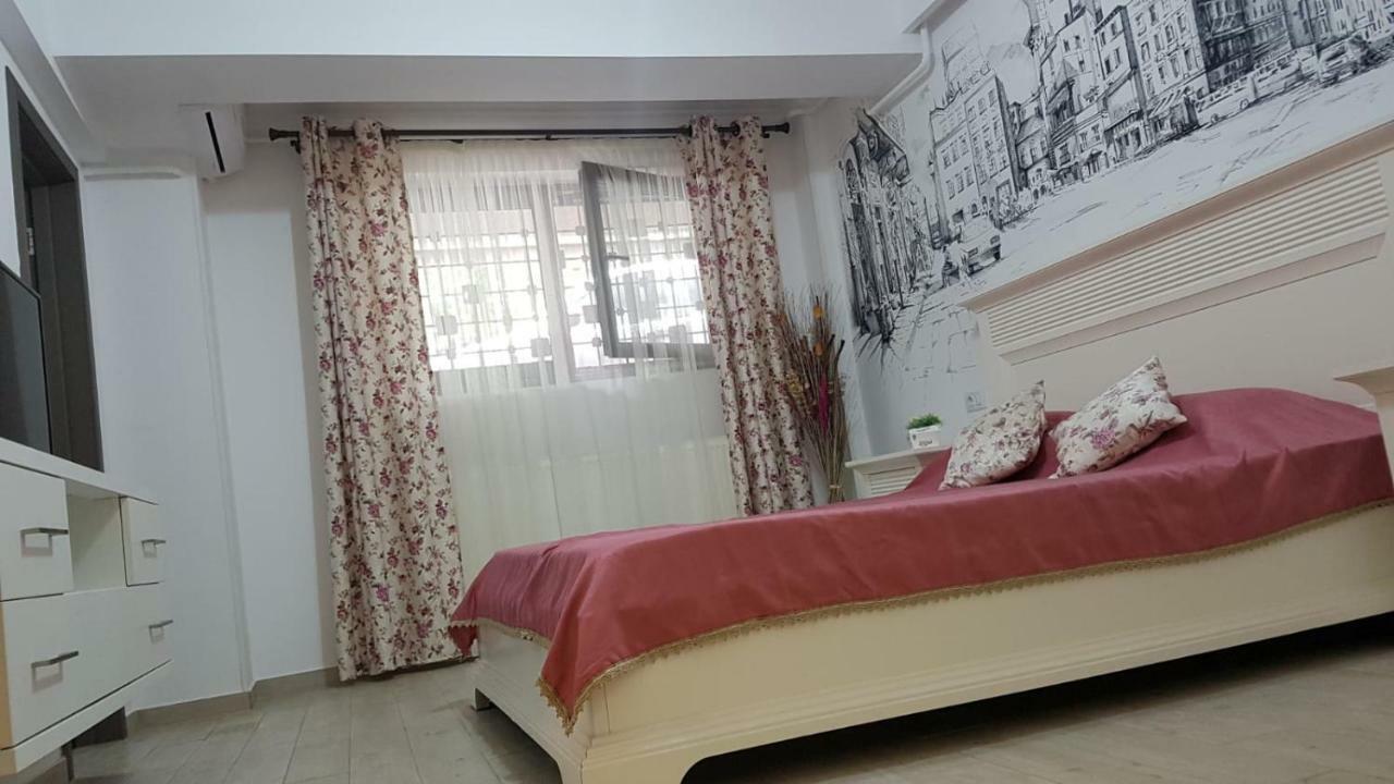 Tina Apartament 2 クラヨーヴァ エクステリア 写真